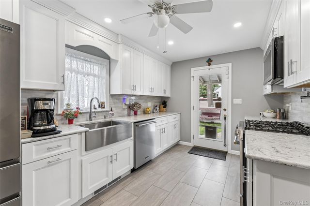 2327 Penatiquit Avenue, Seaford, NY 11783