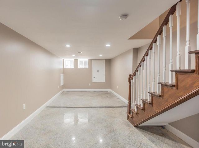 2351 S MARSHALL ST, Philadelphia, PA 19148