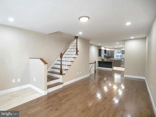 2351 S MARSHALL ST, Philadelphia, PA 19148