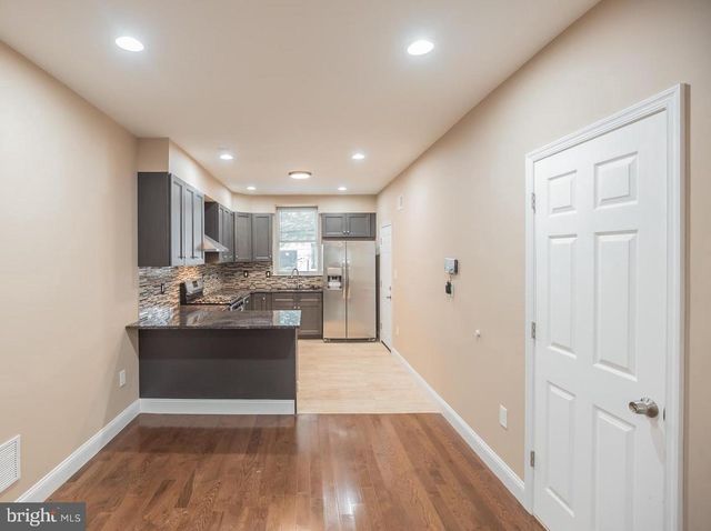 2351 S MARSHALL ST, Philadelphia, PA 19148