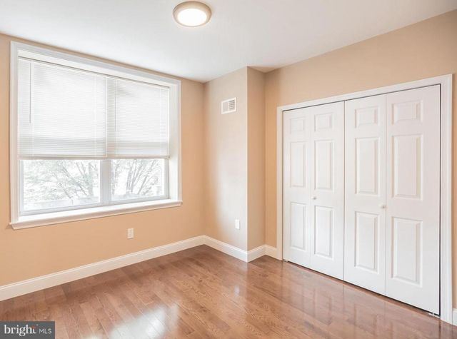 2351 S MARSHALL ST, Philadelphia, PA 19148