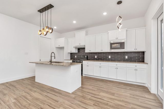 5616 Savyon Drive, Houston, TX 77091
