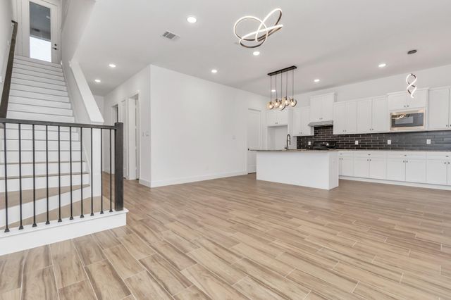 5616 Savyon Drive, Houston, TX 77091