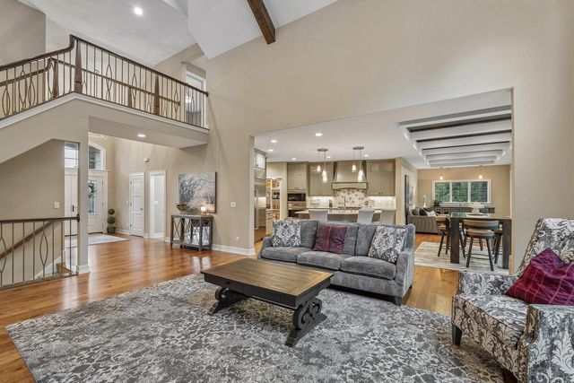 1646 Twisted Oak COURT, Hartland, WI 53029