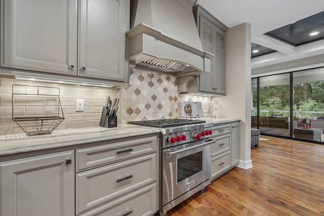 1646 Twisted Oak COURT, Hartland, WI 53029