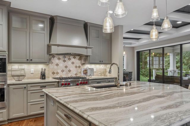 1646 Twisted Oak COURT, Hartland, WI 53029