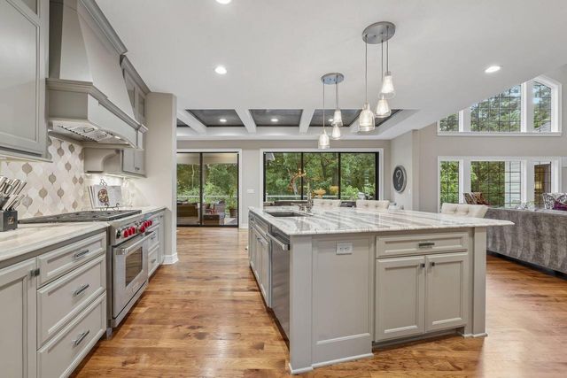 1646 Twisted Oak COURT, Hartland, WI 53029