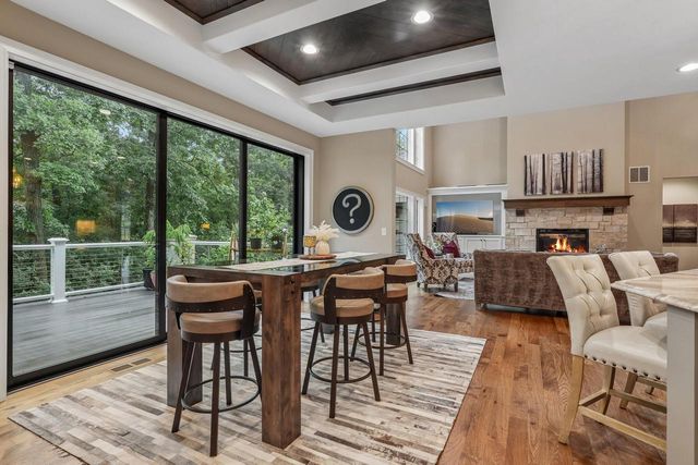 1646 Twisted Oak COURT, Hartland, WI 53029