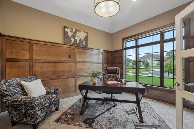 1646 Twisted Oak COURT, Hartland, WI 53029