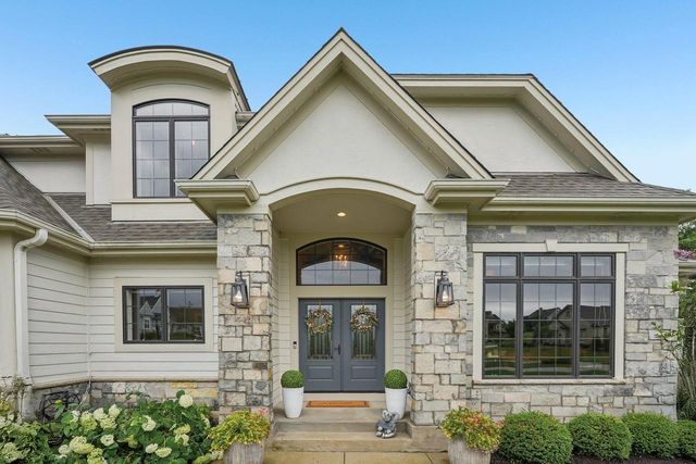 1646 Twisted Oak COURT, Hartland, WI 53029