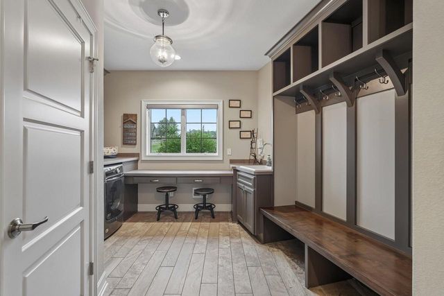 1646 Twisted Oak COURT, Hartland, WI 53029