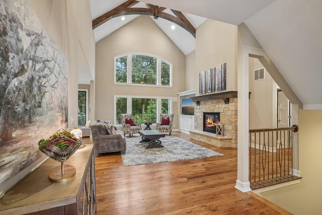 1646 Twisted Oak COURT, Hartland, WI 53029
