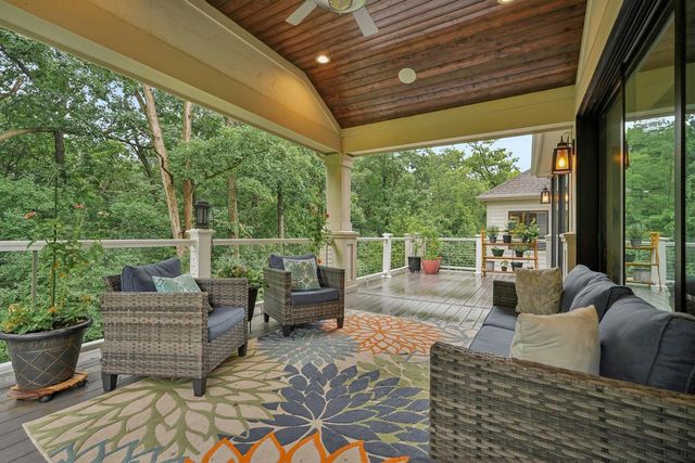 1646 Twisted Oak COURT, Hartland, WI 53029