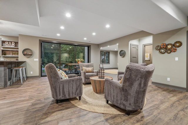 1646 Twisted Oak COURT, Hartland, WI 53029