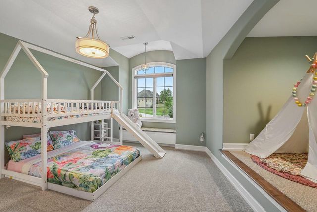 1646 Twisted Oak COURT, Hartland, WI 53029