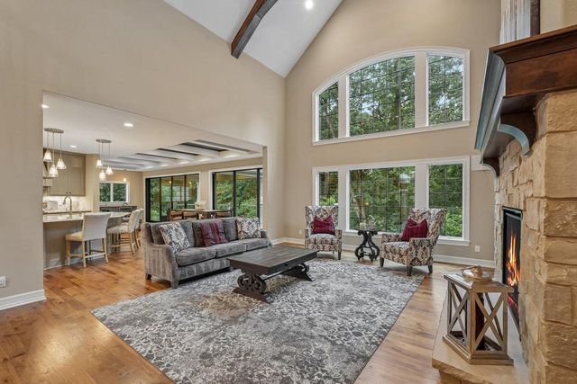 1646 Twisted Oak COURT, Hartland, WI 53029