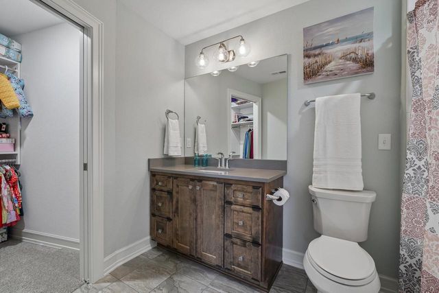 1646 Twisted Oak COURT, Hartland, WI 53029