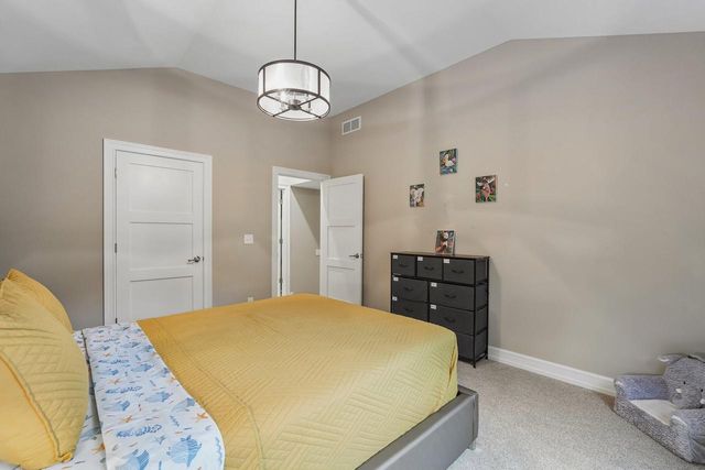 1646 Twisted Oak COURT, Hartland, WI 53029