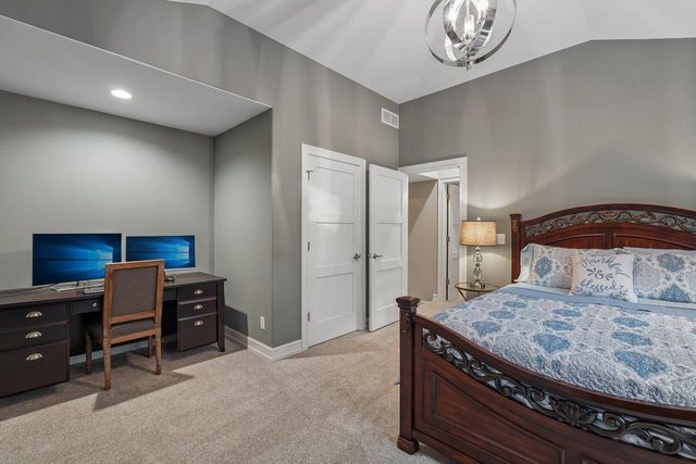 1646 Twisted Oak COURT, Hartland, WI 53029