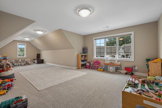 1646 Twisted Oak COURT, Hartland, WI 53029