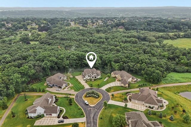 1646 Twisted Oak COURT, Hartland, WI 53029