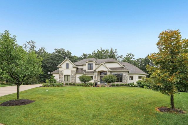 1646 Twisted Oak COURT, Hartland, WI 53029