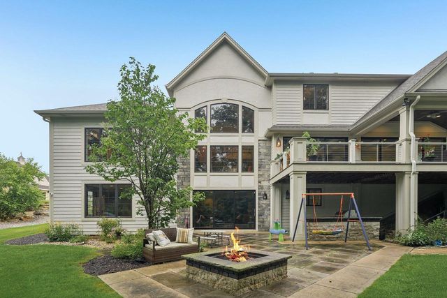 1646 Twisted Oak COURT, Hartland, WI 53029