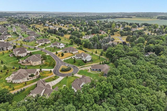 1646 Twisted Oak COURT, Hartland, WI 53029