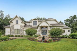 1646 Twisted Oak COURT, Hartland, WI 53029