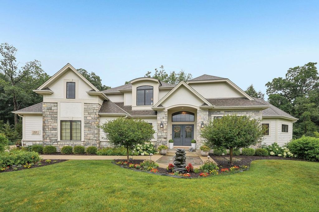 1646 Twisted Oak COURT, Hartland, WI 53029