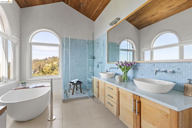 2893 Buena Vista Way, Berkeley, CA 94708