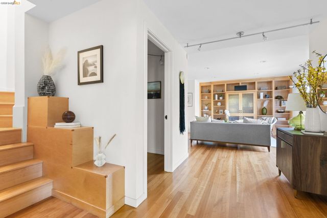 2893 Buena Vista Way, Berkeley, CA 94708