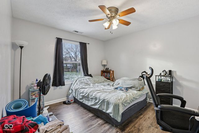 1905 E Balsam Court, Anderson, IN 46011