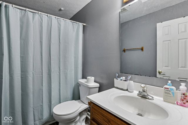 1905 E Balsam Court, Anderson, IN 46011