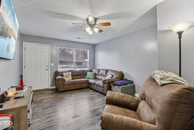 1905 E Balsam Court, Anderson, IN 46011