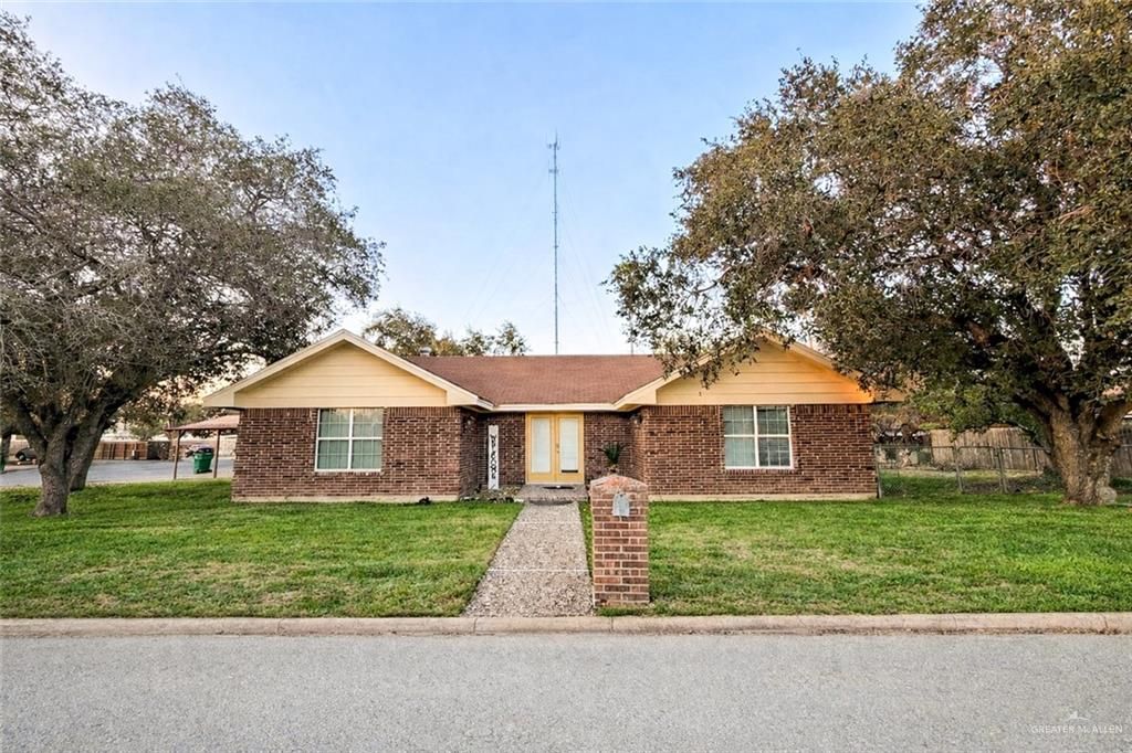 134 W Daffodil Avenue, Pharr, TX 78577