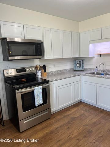 2024 Dixie Garden Dr, Louisville, KY 40272