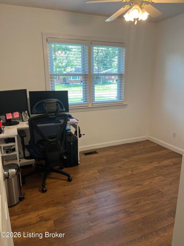 2024 Dixie Garden Dr, Louisville, KY 40272