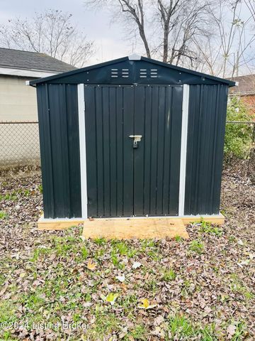 2024 Dixie Garden Dr, Louisville, KY 40272