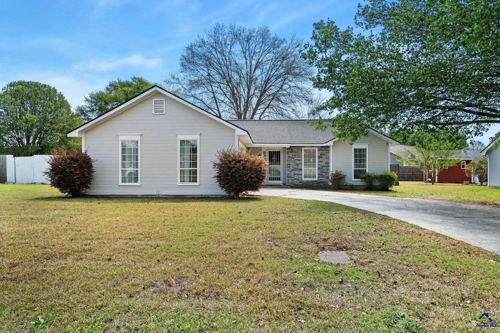 609 Shannon Ridge Drive, Bonaire, GA 31005