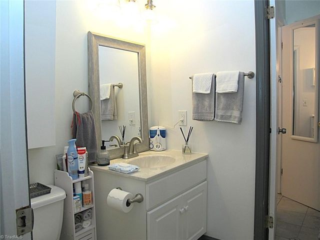 203 Capistrano Drive, Winston-salem, NC 27103