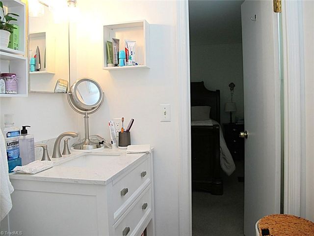 203 Capistrano Drive, Winston-salem, NC 27103
