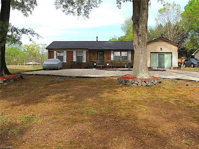 203 Capistrano Drive, Winston-salem, NC 27103