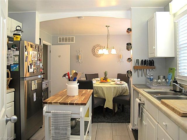 203 Capistrano Drive, Winston-salem, NC 27103