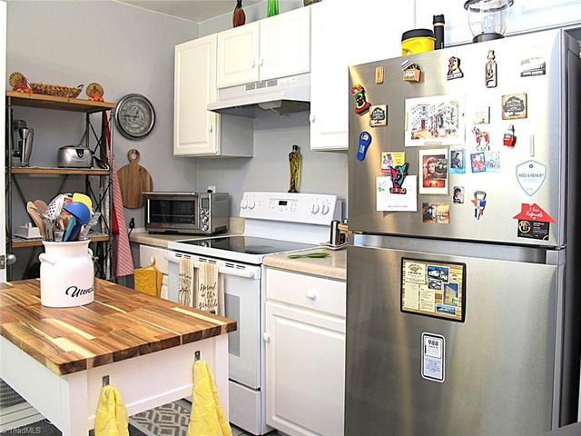 203 Capistrano Drive, Winston-salem, NC 27103