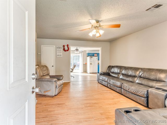 14324 S Dogwood Street, Glenpool, OK 74033