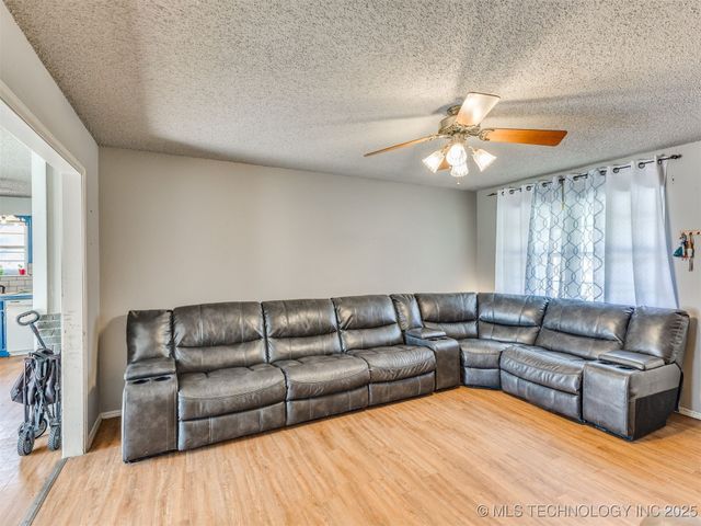 14324 S Dogwood Street, Glenpool, OK 74033