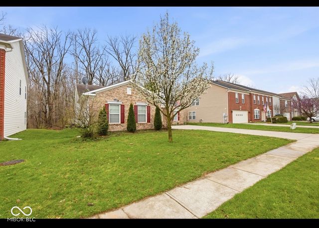 344 Legacy Boulevard, Greenwood, IN 46143