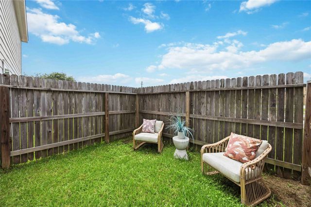 18933 Porchlight Ct Court, Houston, TX 77073