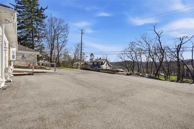 1600 Mount Royal Blvd, Shaler, PA 15116